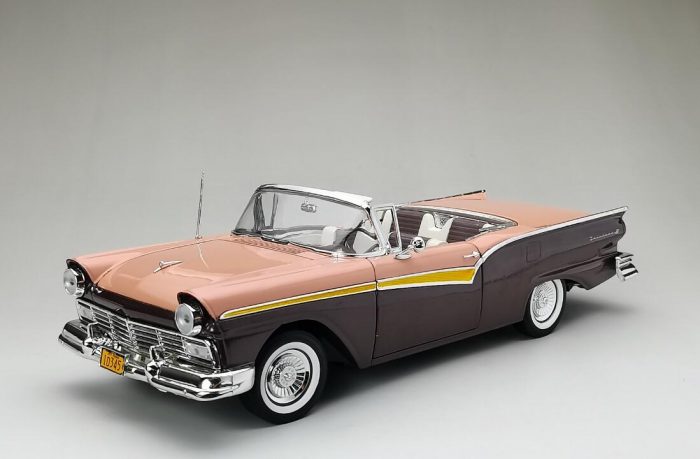 1957 Ford Fairlane 500 Skyliner -Silver Mocha/Coral Sand – sunstarmodelcars