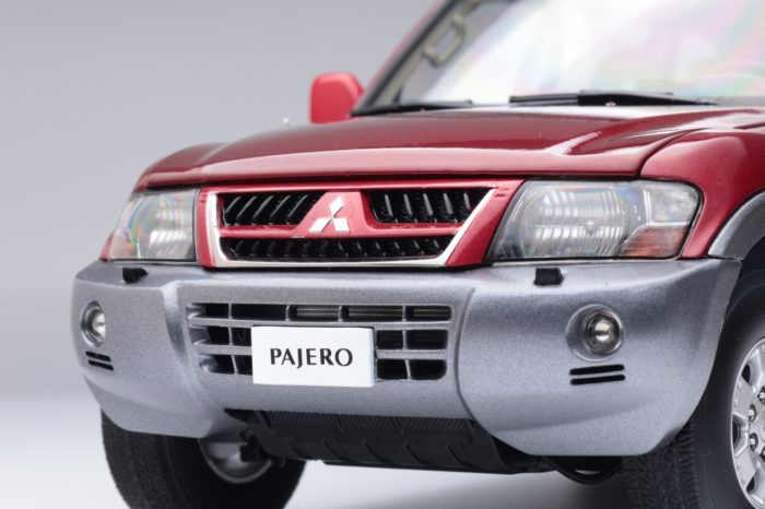 Mitsubishi Pajero V73 – Red Metallic – sunstarmodelcars